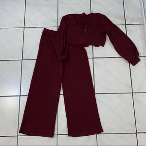🥳 NWT🍷Almost Famous: Burgundy Velvet LongSleeve CropTop